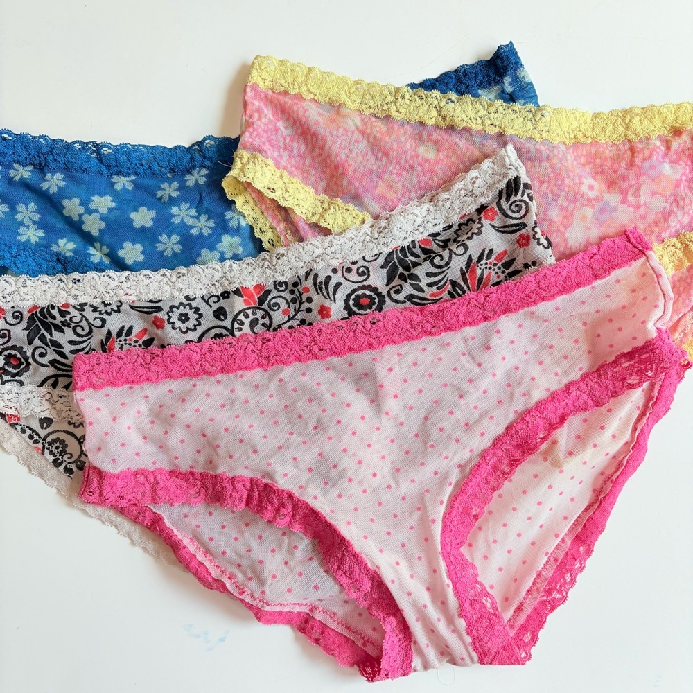 Old Navy Lace Trim Pantie Set Small